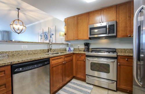 Gorgeous Overlooks The Courtyard in Classic Coastal Style Waterscape C400 - Foto 29