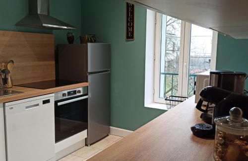 Gîte Le Français VERDUN 4 pers,climatisé,grand garage,jardin 3 étoiles - Foto 8