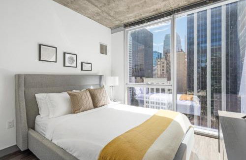 Linea Luxury Living with Indoor Pool and Rooftop Views in The Loop - Photo 48