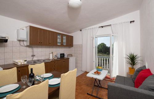 Marina's Apartments - Photo 8