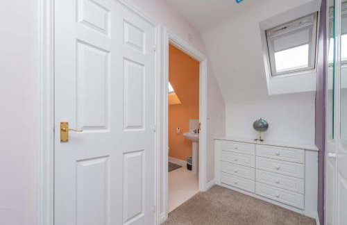 Central Townhouse Tipton - Sleeps 8 - Ideal for Contractors & Families - Foto 27