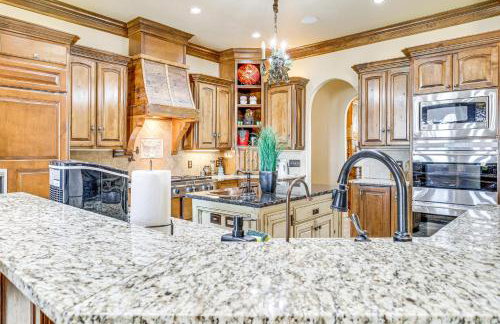 Spacious Edmond Vacation Rental with Shared Pool! - Foto 6