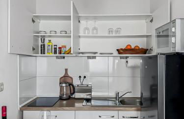 Chic City Apartment, 1BR for 2, Elegant Comfort, City Center - Foto 3