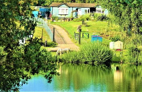 Lakeland Lodge with private Hot Tub and fishing - Foto 35