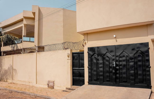 Lome City Apartment - 3 Bedrooms - Photo 1