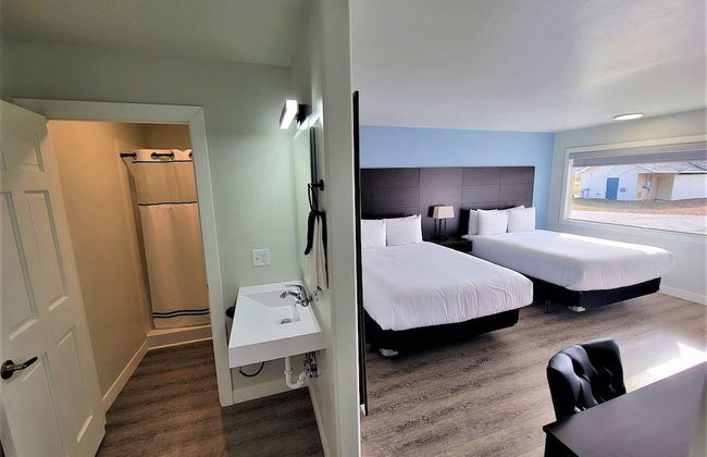 Edge-O-Dells Resort - 21 and Older - Photo 18