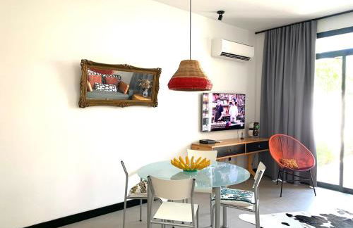 Casa linda, ótima localização, 2 vagas de garagem - Foto 12