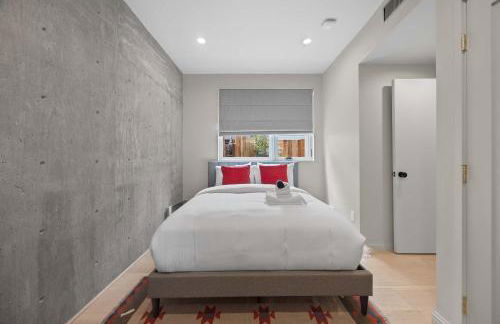 New Listing Hillside Villa by Colby & Conrad - Foto 20