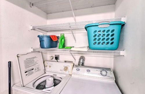 Sunny Townhome with Pool Access about 1 Mi to Beach - Foto 15