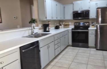 Traveling for Work or Fun 4BR Near KSC - Port Canaveral - Foto 4