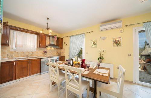 stunning tranquil villa with private pool - Foto 13