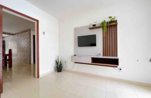 Apartamento, 2 suítes com AR C, 1,5 km da Passarela - Foto 1