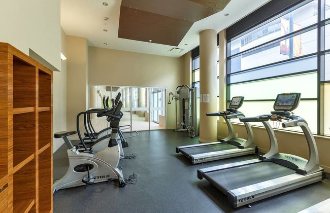 Convenient 2bdr 2BA Richmond Centre Condominium - Photo 11