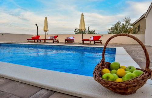 Villa Maslina with private pool on quiet location - by TA Leut Agency - Foto 3