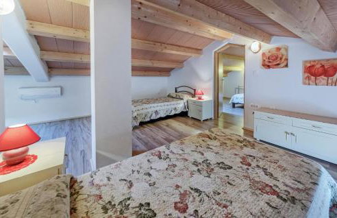 Four-Bedroom Holiday Home Labin With Sea View 08 - Photo 31