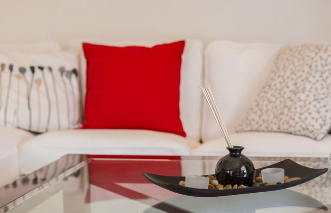 Bright & Spacious two-floor Family Garden Home - Foto 31