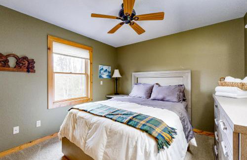 Steps to Sturgeon River! Dog-Friendly Nature Haven - Foto 8