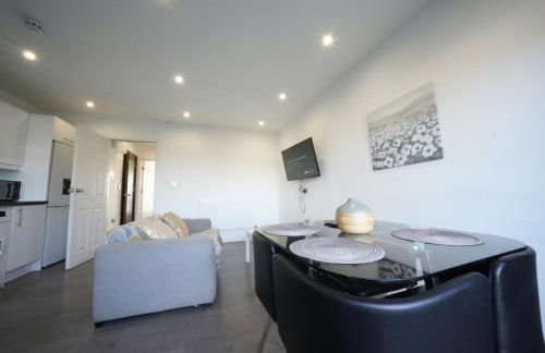 HEATHROW AIRPORT apartments-FREE parking-Free underground to and from Heathrow-30 min central London - Foto 51
