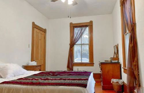 Downtown Historic Victorian Charmer Sleeps 7 - Foto 10
