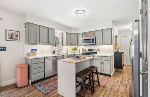 Spacious Northfield 4BR Escape near Cuyahoga Valley - Foto 5