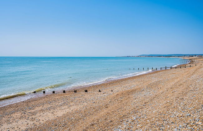 Large Family Getaways Metres From the Beach - Foto 1