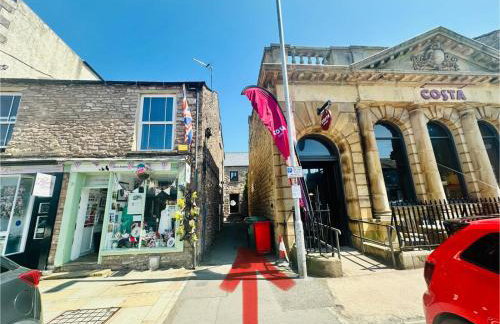 Muddy Boots-Arcade Royale - Photo 50