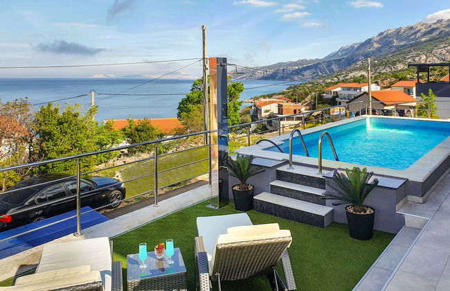 Emili & Elias - Photo 1