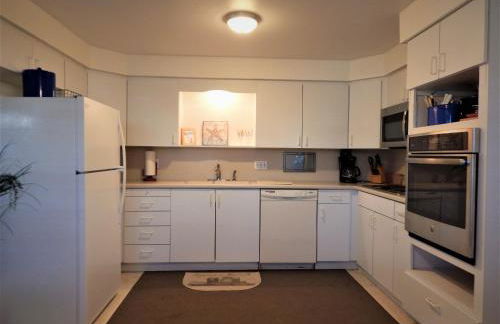 Steps from the Gulf of Mexico - Photo 10