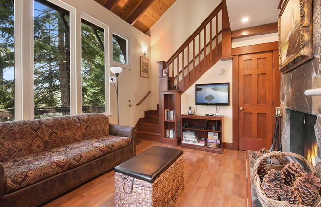 Tahoe City Getaway Minutes From Lake and Activities - Photo 14