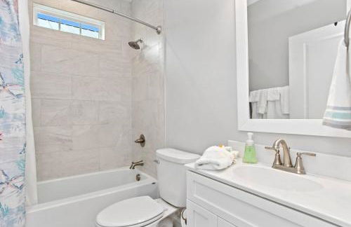 Luxury Beach Condo 5 Min Walk to Beach & Shops! - Foto 31