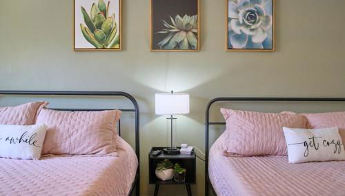 The Scott Getaway - Walkable to Old Town, remodeled space, outdoor pool! - Foto 4