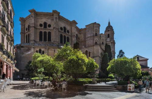 Malaga Centre Apartment with Parking - Photo 27