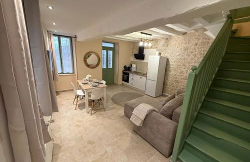 Jolie Maison spacieuse 6 min Centre Auxerre - Foto 7