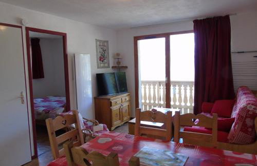 Appartement cosy 2 pièces + cabine, 6 pers., proche télésièges, commerces, avec balcon et équipement complet - FR-1-561-28 - Foto 7