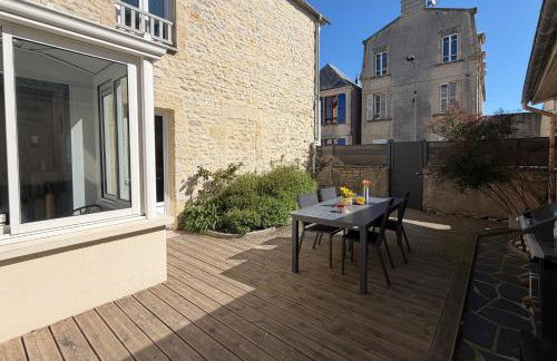 Embruns maison spacieuse rénovée 5 ch 3 sdb 2 WC belle terrasse aménagée barbecue à 250 m de la plage en plein centre d' Arromanches au coeur des plages du débarquement, proximité de Bayeux - Foto 51