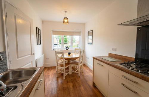 Family-Friendly 4-Bedroom House in Moston with Parking and Garden - Foto 6