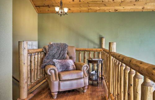 Hot Tub and Fire Pit! Lake-View Home in Blue Eye - Foto 14