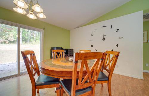 Candler Home with Large Deck Hike, Bike and Unwind! - Foto 8