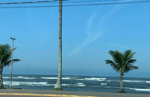 Casa para até 10 pessoas com 2 banheiros, 1 quente - Foto 2