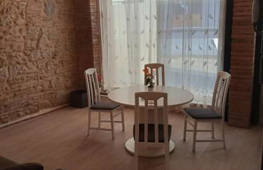 Appt climatisé, 4 à 6 couchages Tarn, Albi, Gaillac, Cordes, Wifi gratuit, boîte à clés, proche commodités et gare routière - Foto 3