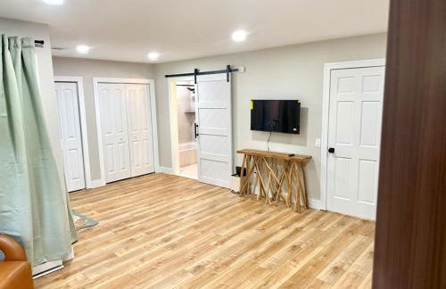 The Canopy 4BR Forest Escape Spa, Sip, and Unwind - Foto 8