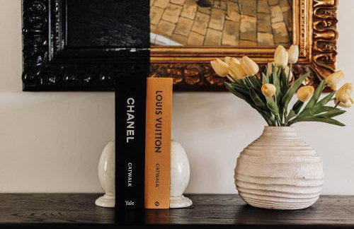 Luxe Victorian Retreat • Walk to Downtown - Foto 56