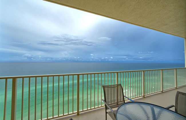 Luxurious High-Rise Condo with Direct Beach Access & Beachside Pool - Unit 2105 by RedAwning - Foto 32