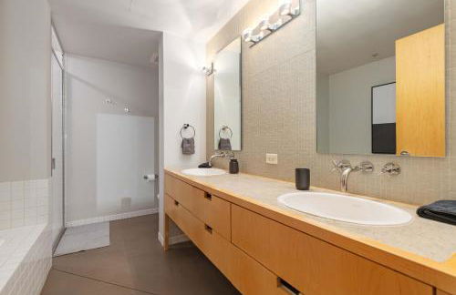 Union Station downtown and gameday retreat! - Foto 40