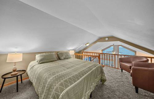 Sauna, Game Room, and Beach Front on Houghton Lake - Foto 10