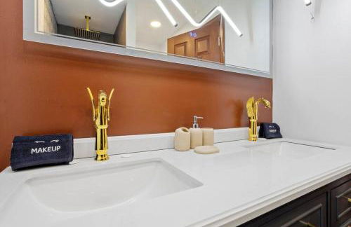 Renovated 5BR 2BA AC Quiet Retreat Home - Foto 29