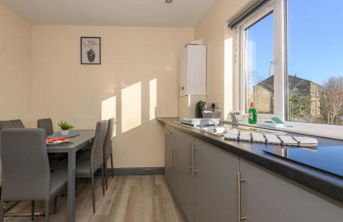 Leeds Stay Private En-Suite Room Shared Kitchen - Pass the Keys - Photo 5