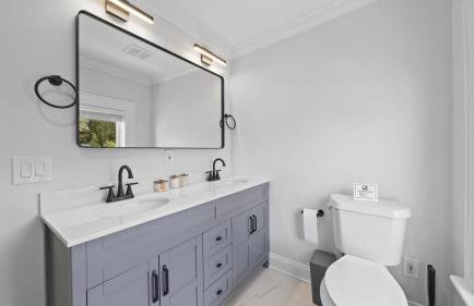 Spacious Modern Farmhouse w/ Private Patio & BBQ! - Foto 35