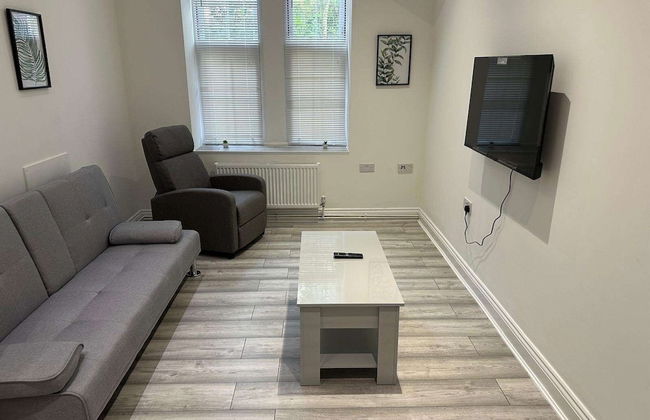 Immaculate 1-bed Apartment in Walton on the Naze - Photo 7