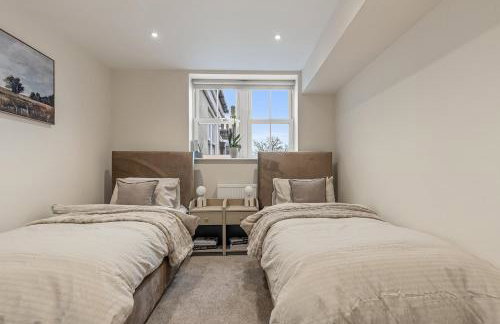 Stunning and Spacious Harrogate Apartment - Photo 20
